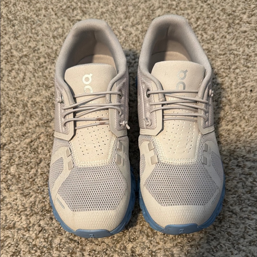 Women’s On Cloud Lightweight Running Sneakers in Light Beige with Blue Sole